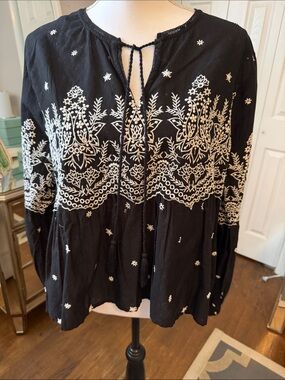 Jennifer & Grace Embroidered Black Peasant Blouse Top w/ Ties & Tassels Lg ❤️